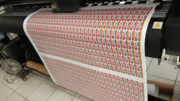 Cetak Stiker Kemasan di Rajawali Digital Printing